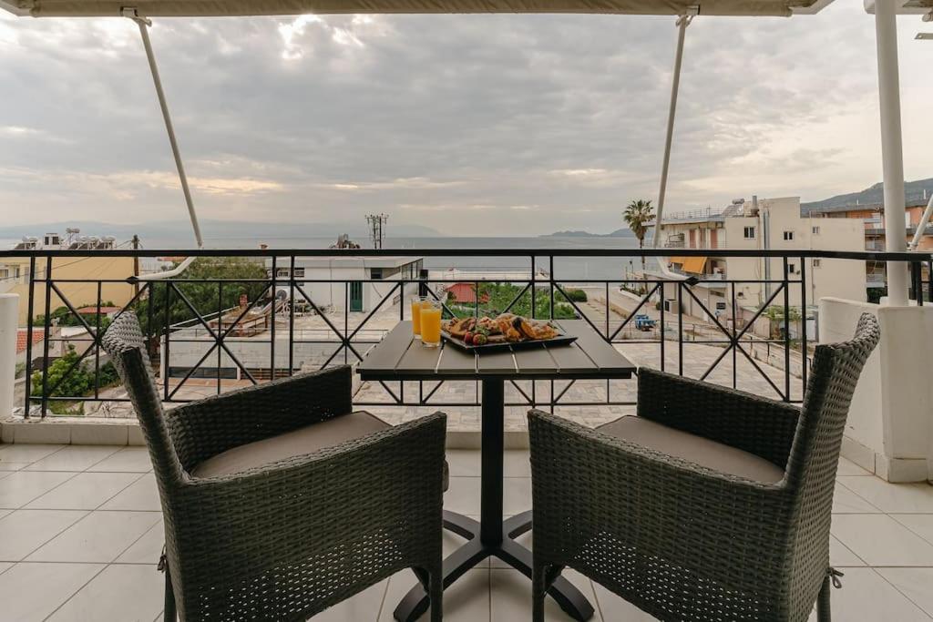 Sea View Apartment "Elise" ลูตรากี ภายนอก รูปภาพ