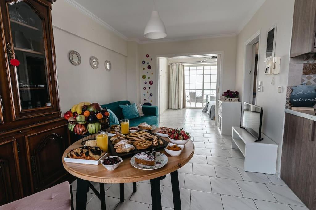 Sea View Apartment "Elise" ลูตรากี ภายนอก รูปภาพ